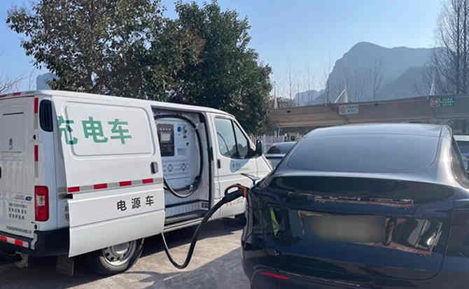 泽库汽车搭电